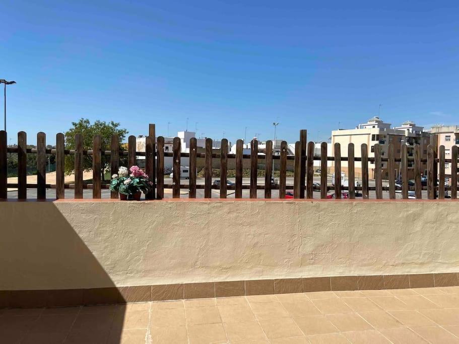 Apartamento Atico Santa Lucia Terraza Y Parking Gratuitos Alcalá de Guadaira Exterior foto